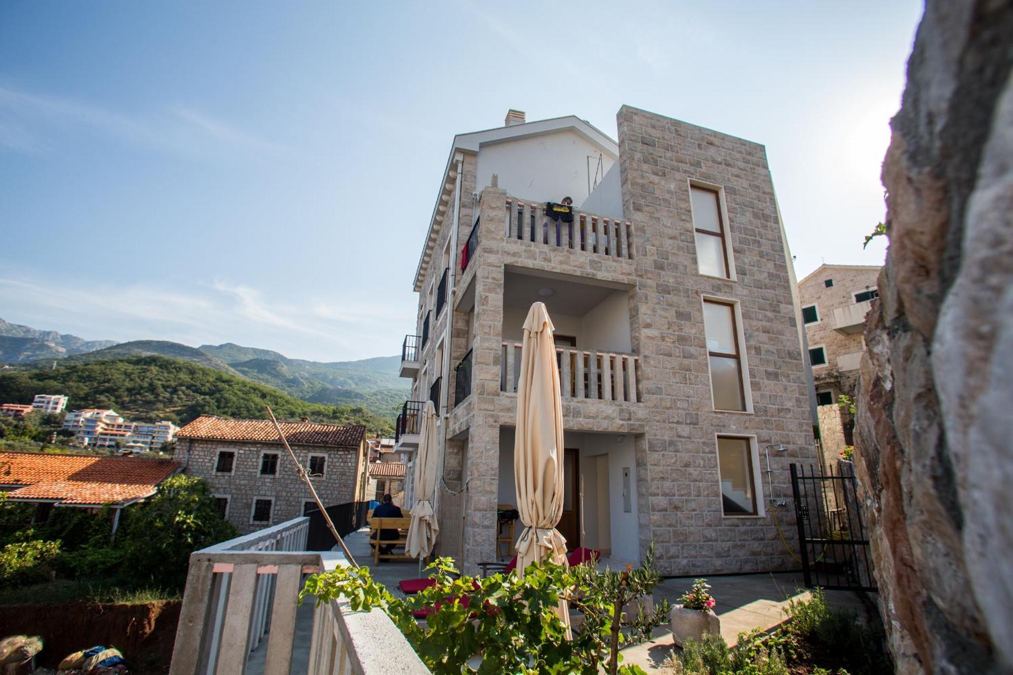 Mima Apartments Sveti Stefan Exterior foto